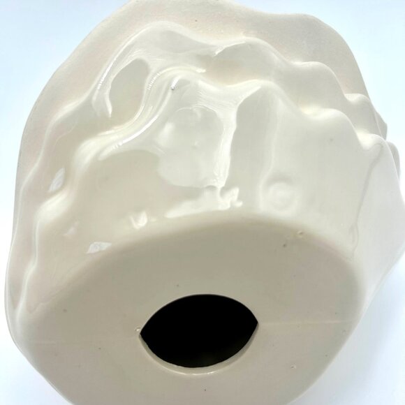 Vintage Ceramic Atlantic Mold Caroler With Tone on Tone Ivory Flowing Dress & Sc - Picture 5 of 6